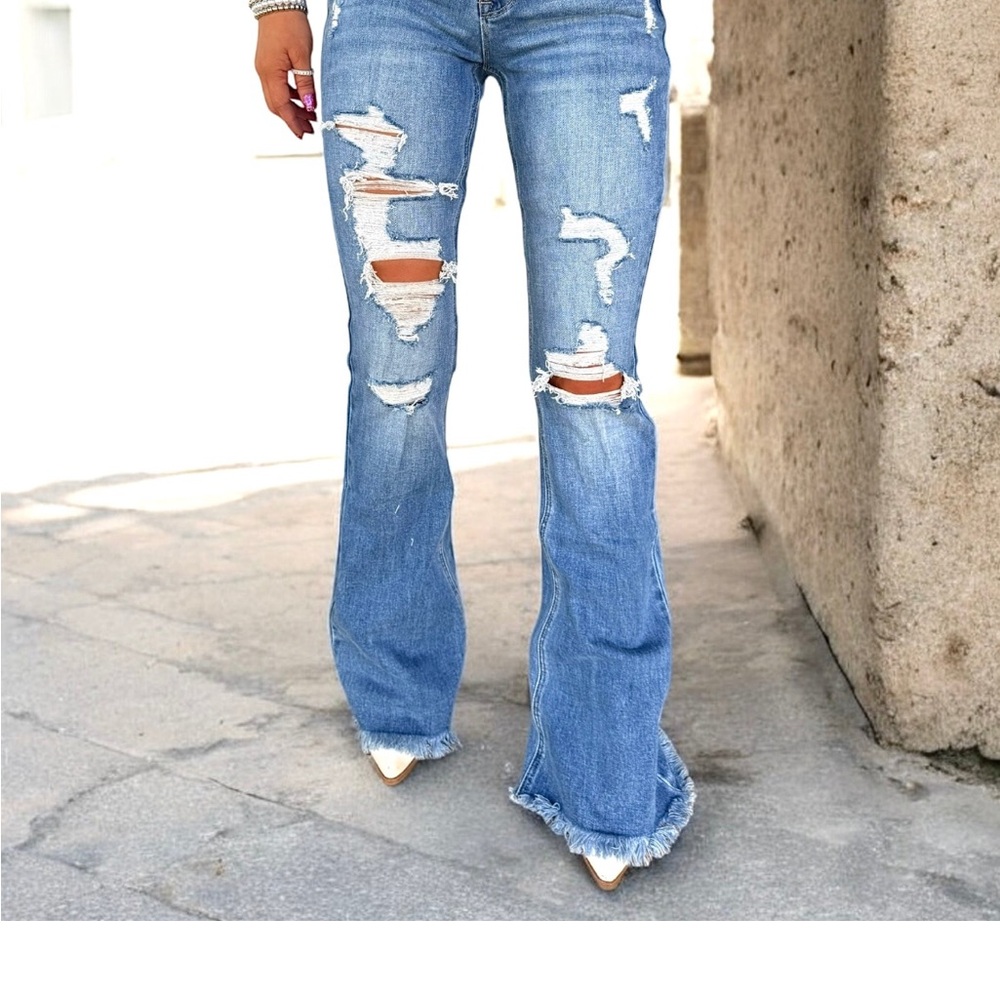 Chic Distressed Light Blue Flare Jeans